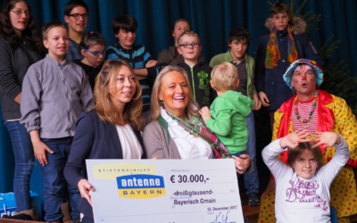 Spendenübergabe der Stiftung “Antenne Bayern Hilft” mit Clown Lupino